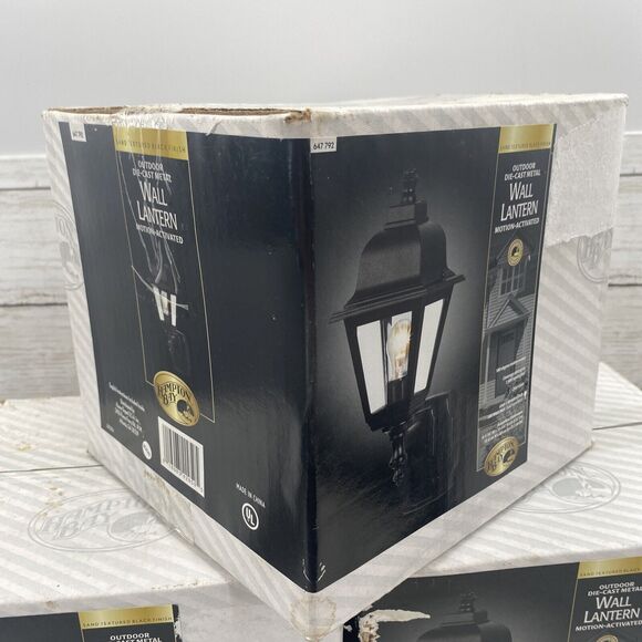 Hampton Bay 647-792 Motion Activated Outdoor Die-Cast Metal Wall Lantern - Picture 3 of 9